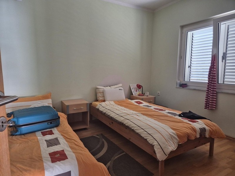 Spálňa s dvomi samostatnými lôžkami