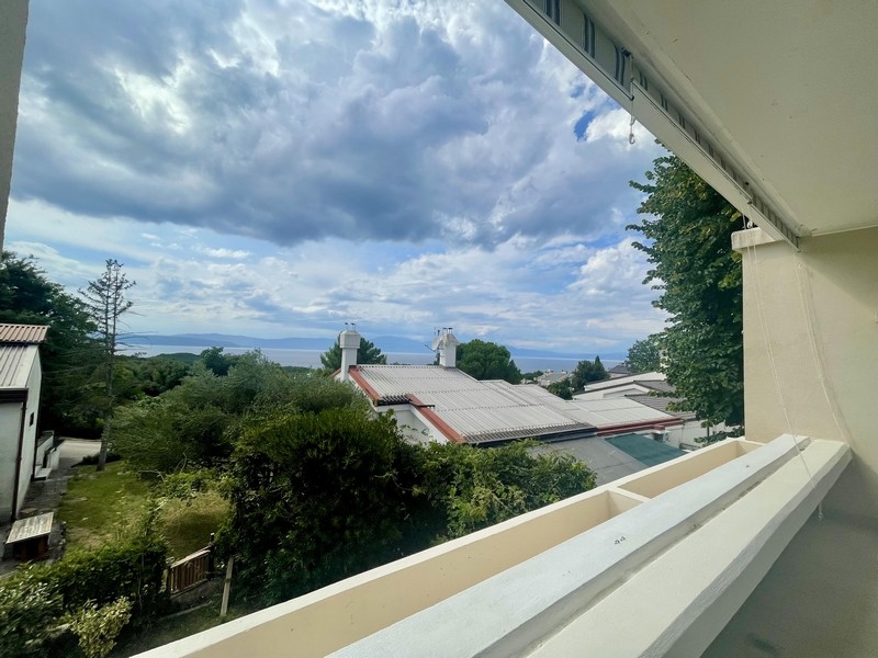 Balkón s výhľadom na more v Njivice