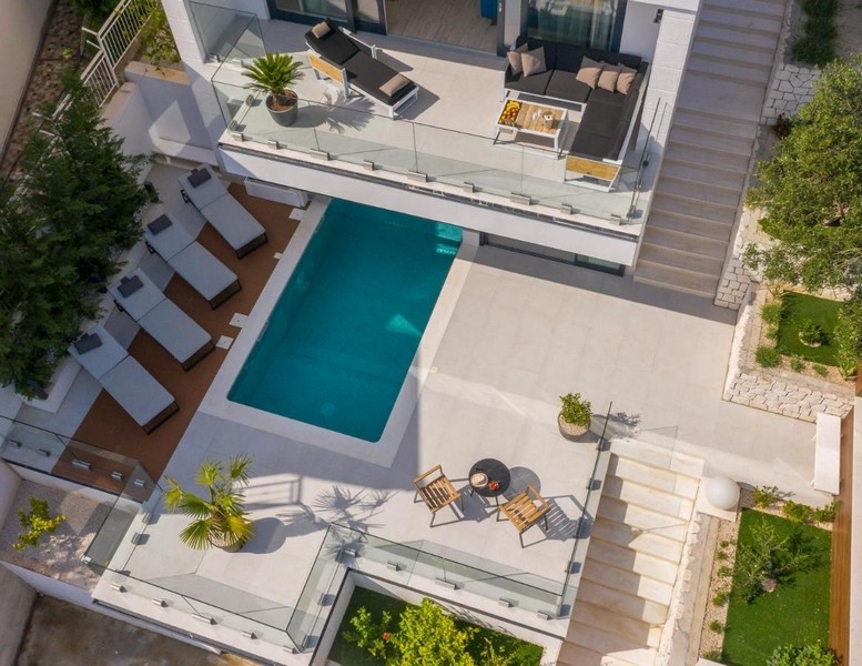 Predám luxusnú vilu s bazénom v Chorvátsku - Panorama Scouting H3662.