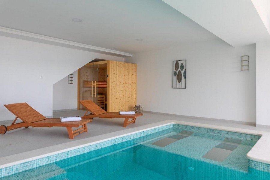 Kúpte si vnútorný a vonkajší bazén v Chorvátsku - Panorama Scouting H3662.