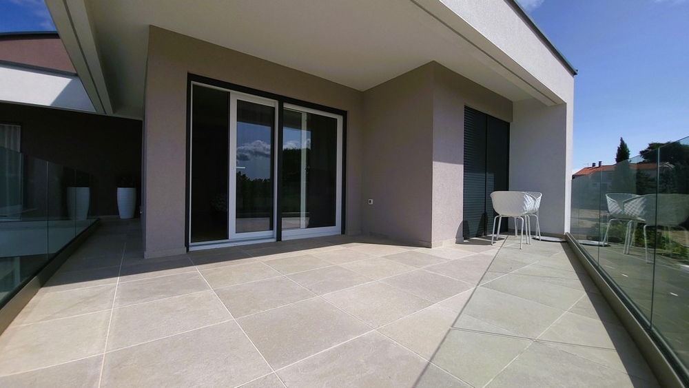 Krytá terasa s posedením