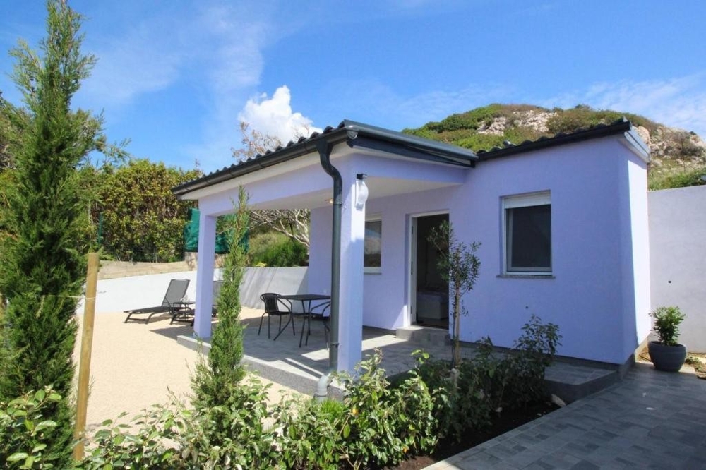 Vstupný priestor nehnuteľnosti H3688 v Baške na Krku.