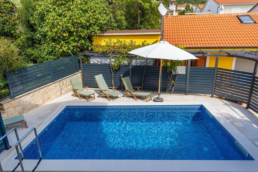 Bazén objektu H3702 v Chorvátsku - Panorama Skauting