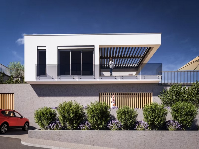 Novostavba s terasou a preskleným zábradlím