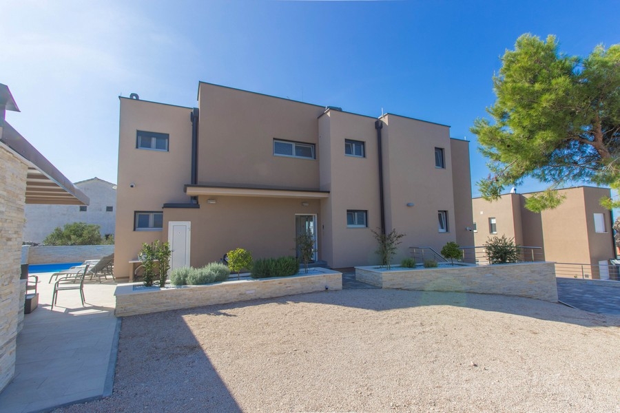 Kúpim vilu na ostrove Murter v Chorvátsku - Panorama Scouting H3715.