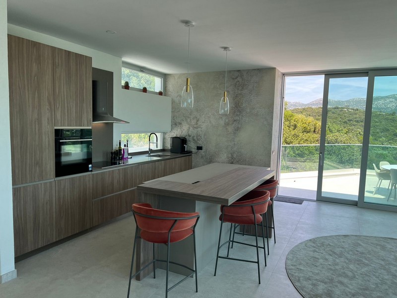 Kuchyňa a jedálenský kút.