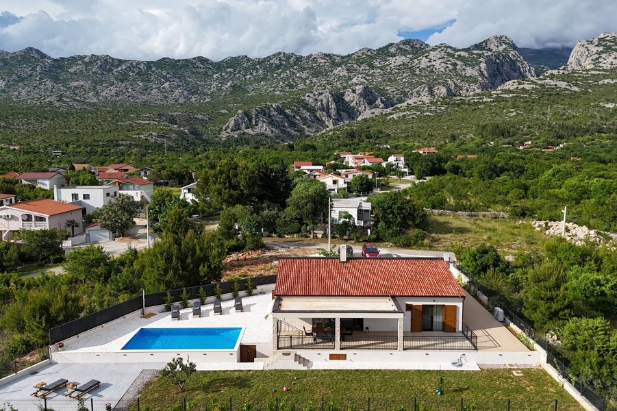 Kúpiť dom Starigrad Paklenica, Chorvátsko.