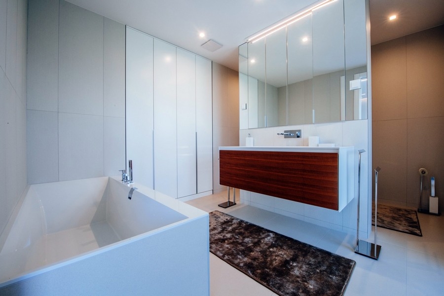 Moderná kúpeľňa.