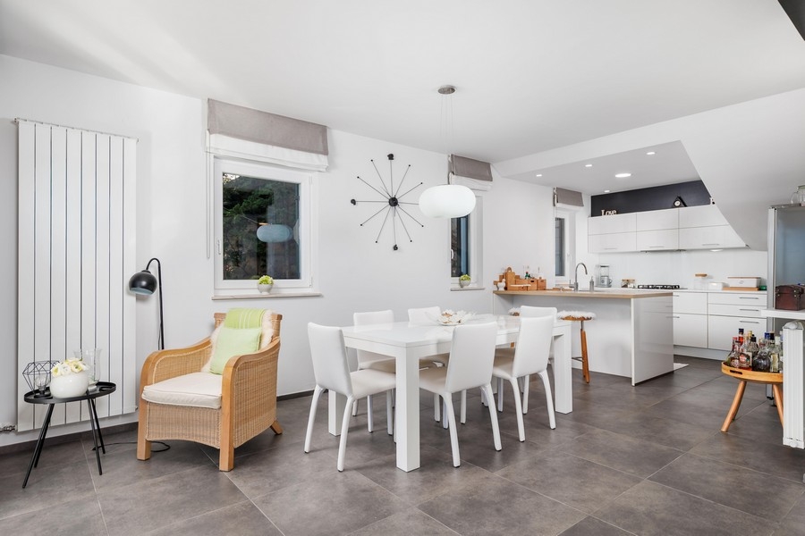 Kuchyňa, obývacia a jedálenská časť