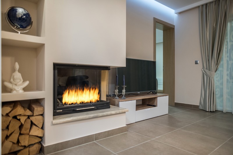 Pohľad na kuchynský kút s varným blokom vily H1581 v regióne Zadar.