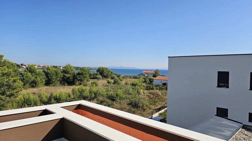 Terasa s výhľadom na more - luxusná nehnuteľnosť H3778 v Privlake, Dalmácia.