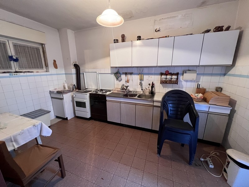 Obývacia izba so starším zariadením