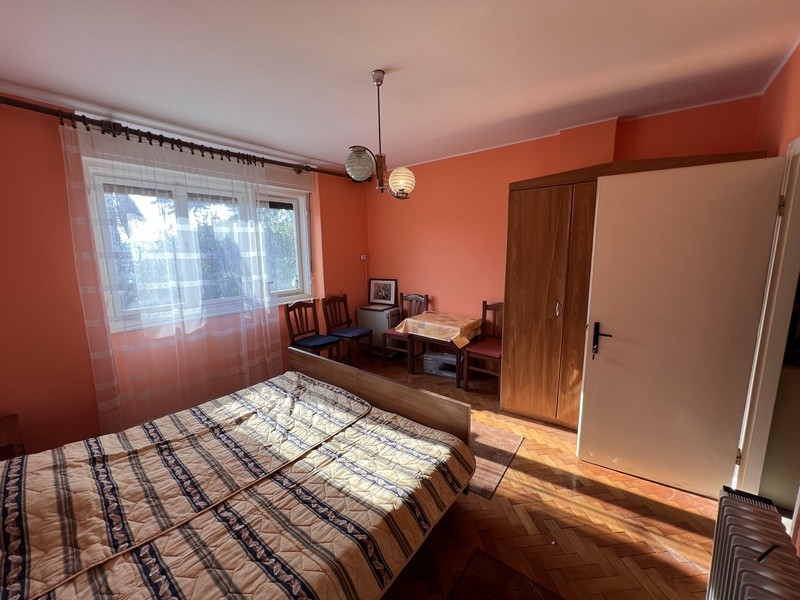 Spálňa s balkónom a výhľadom