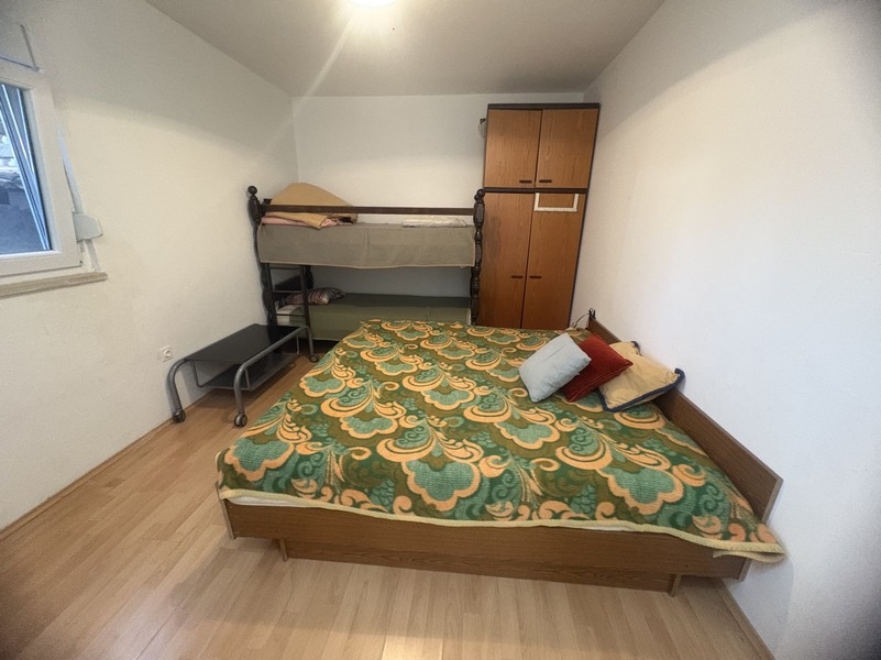 Spálňa s manželskou posteľou