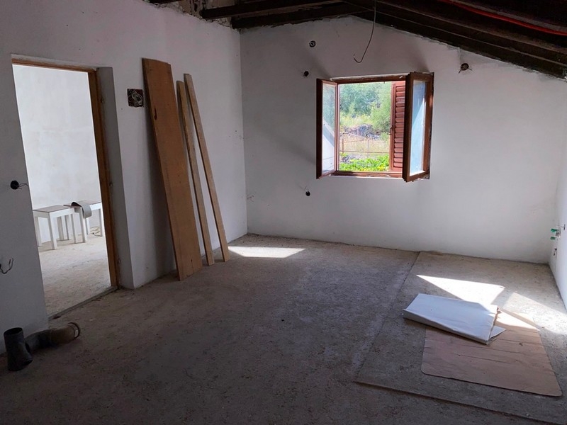 Vnútorný plášť horného podlažia so strešnými nosníkmi