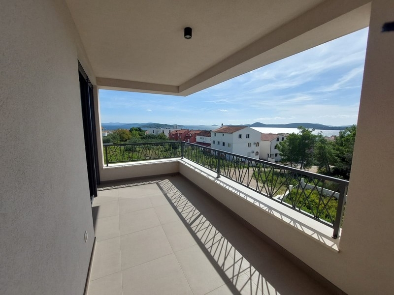 Krytá terasa s výhľadom na more