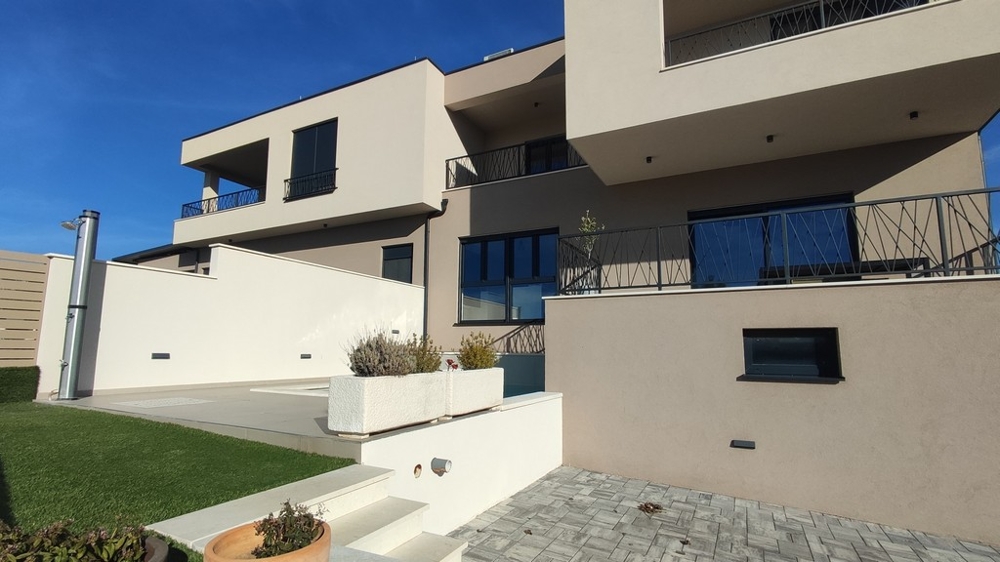 K nehnuteľnosti prináleží záhrada.