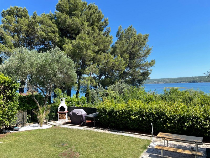 Udržiavaná záhrada s terasou