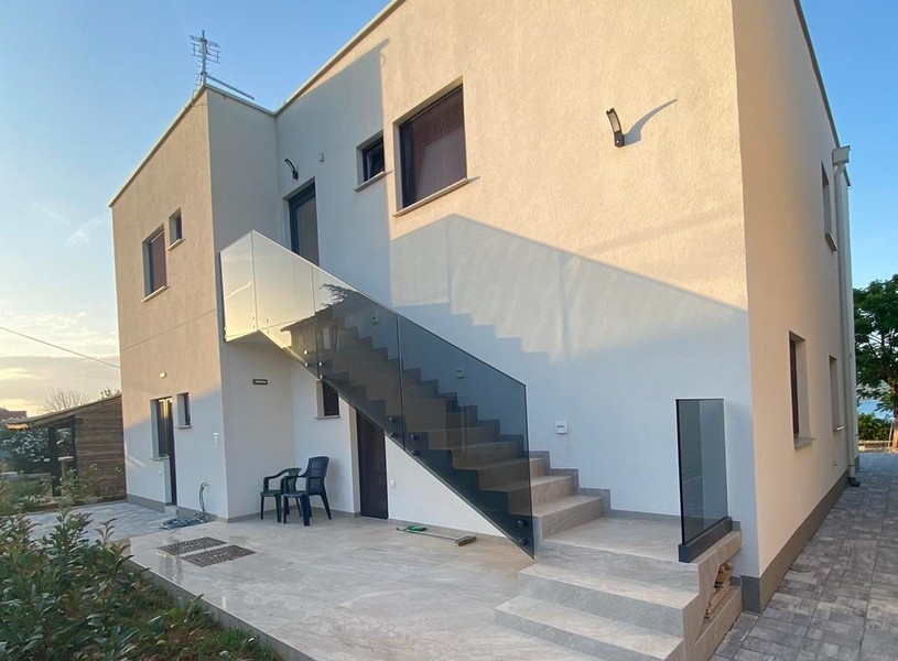 Zadná časť Vily H3804 v Chorvátsku - Panorama Scouting.