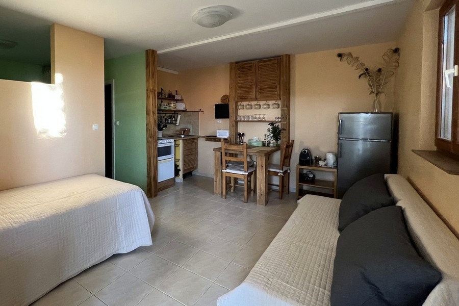 Štúdio s kuchynkou a priestorom na spanie