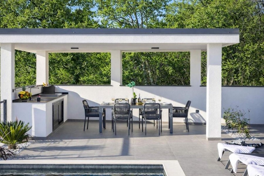 Bazénová časť vily H3838 na predaj, Chorvátsko.