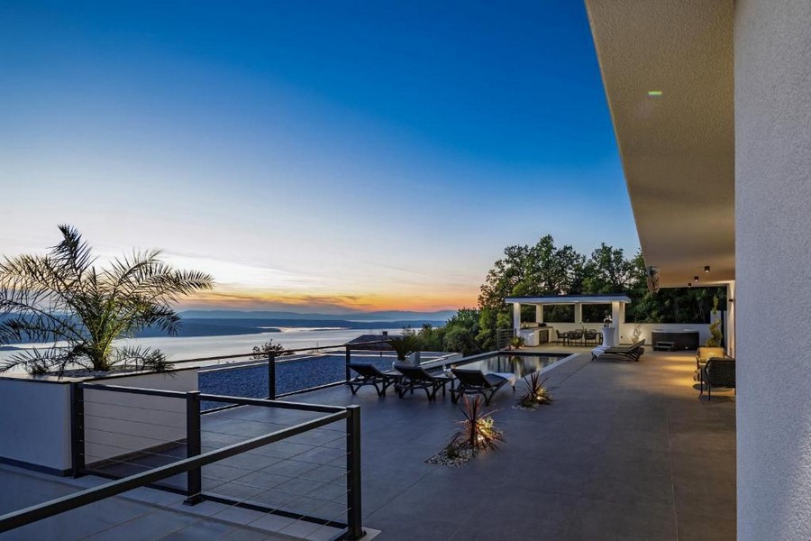 Vila s bazénom a výhľadom na more v Crikvenici v Dalmácii