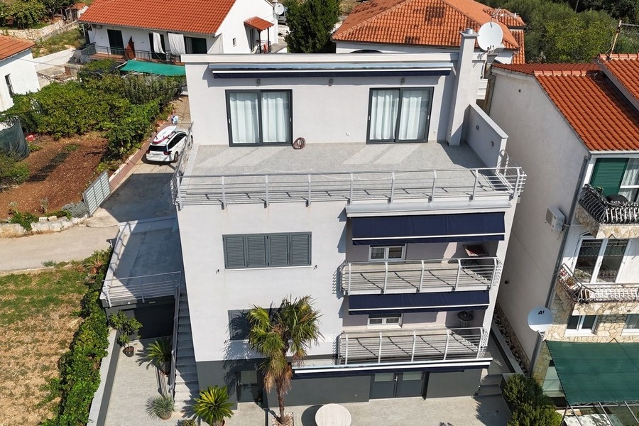 Kúpte si apartmánový dom pri mori v Chorvátsku.