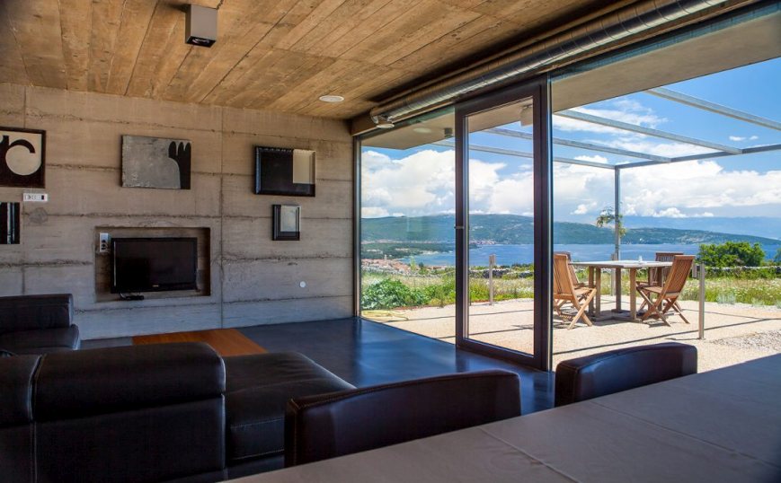 Interiér s veľmi kvalitným a štýlovým zariadením.