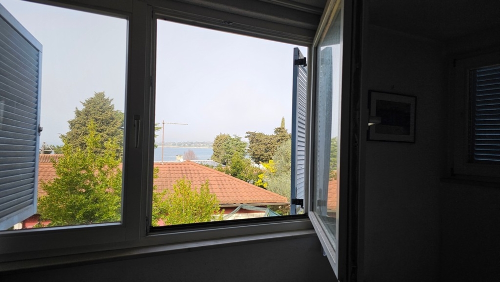 Výhľad na more z okna