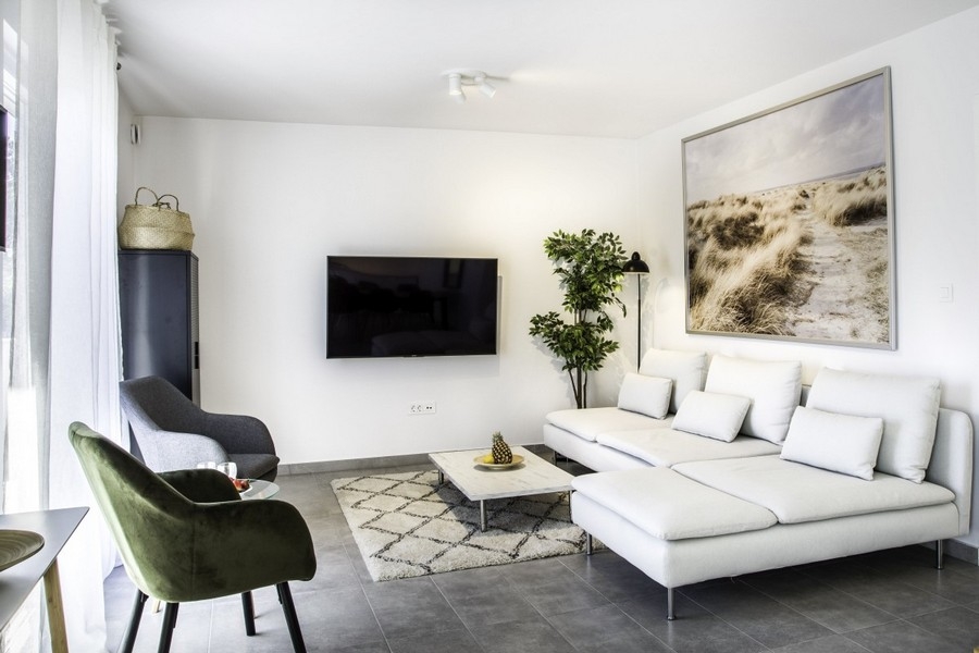 Moderný obytný priestor z ponuky H3856 v Rogoznici, Chorvátsko.