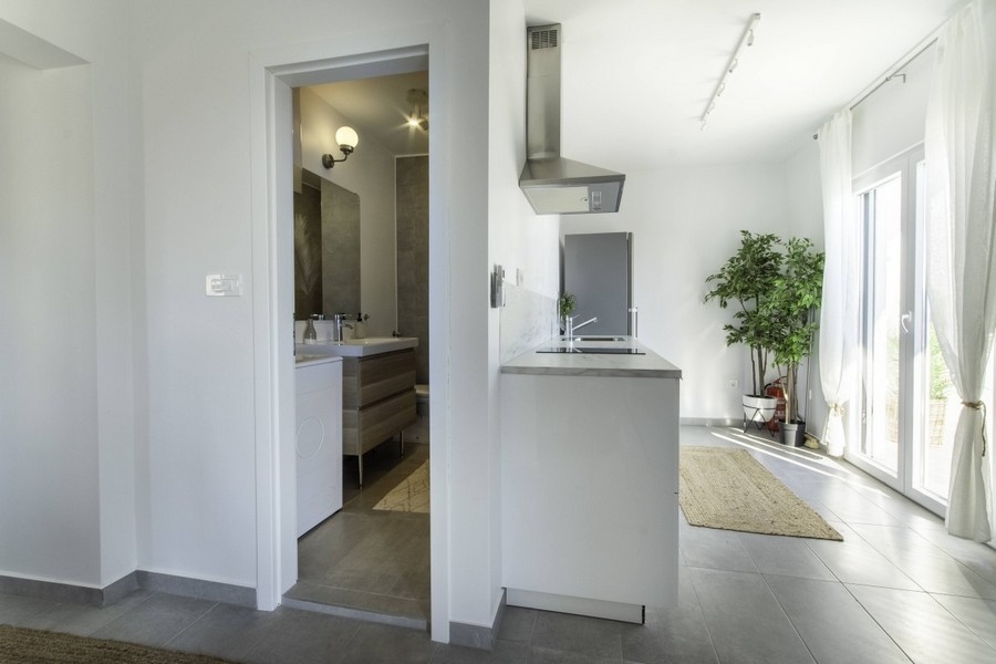 Kuchynský kút s výstupom na terasu