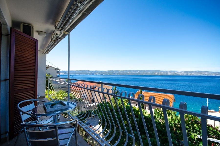 Terasa s výhľadom na more - Dom H3872 pri Omiši.