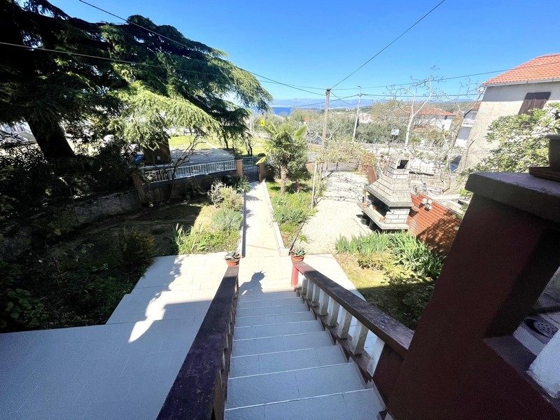 Výhľad na more z domu H3891 v Malinska na Krku.