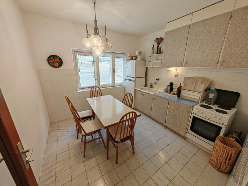 Kuchyňa s jedálenským kútom