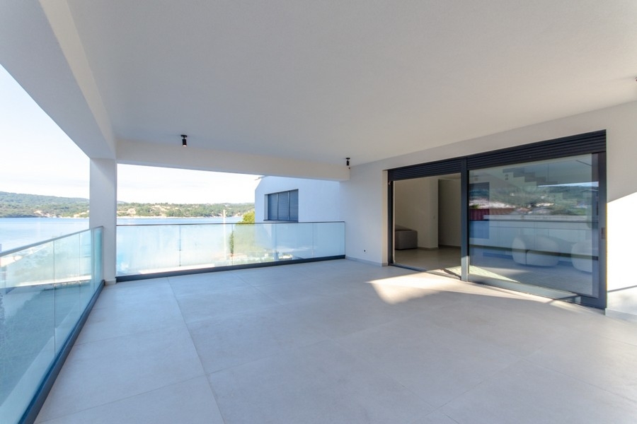 Terasa s výhľadom na more - nehnuteľnosť H3903.