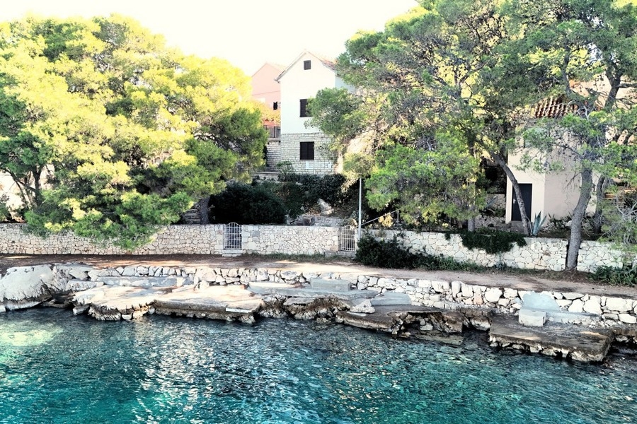 Nehnuteľnosť H3907 priamo pri mori v Chorvátsku.