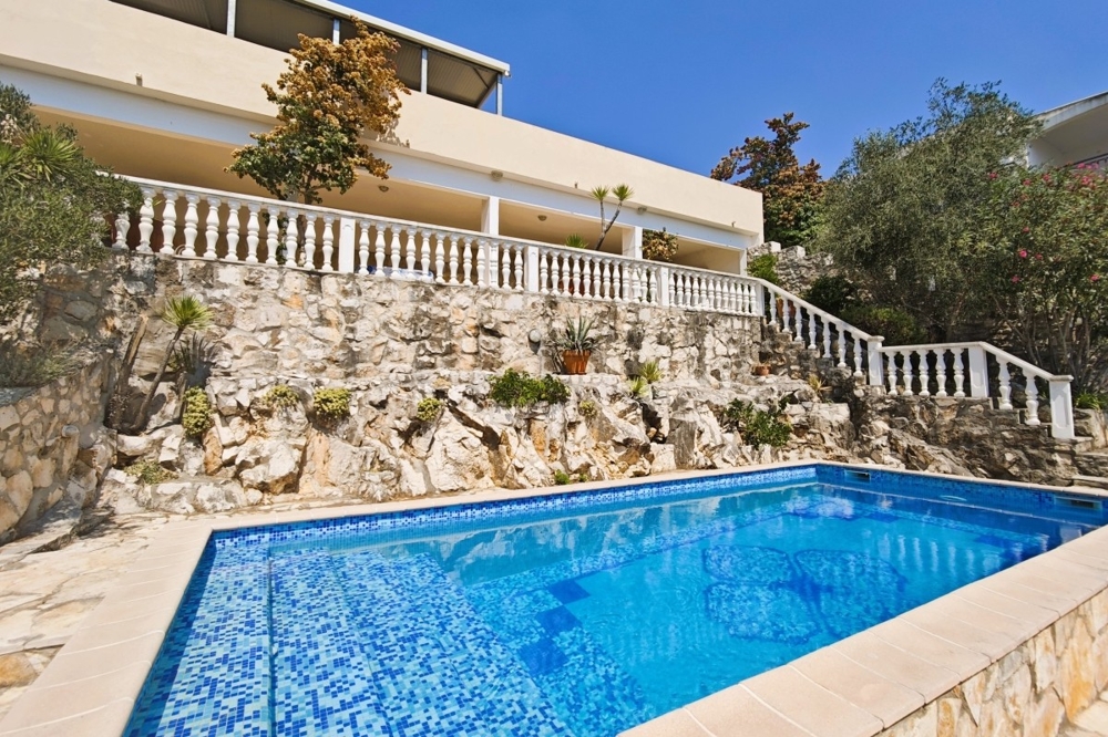 Ponuka bazéna H3910.