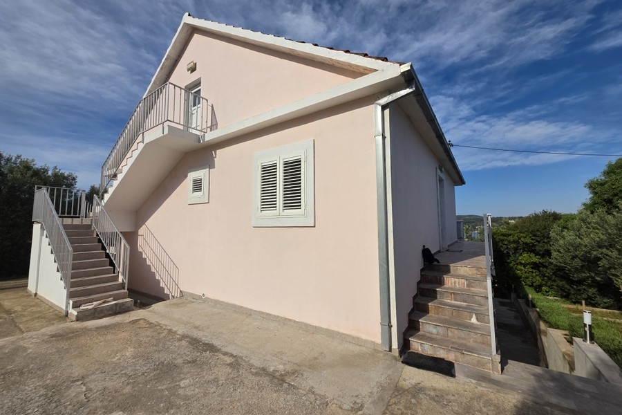 Späť v ponuke H3930.