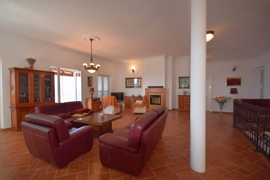 Croatia Real Estate - Obývacia izba vo vile na Krku - H397.