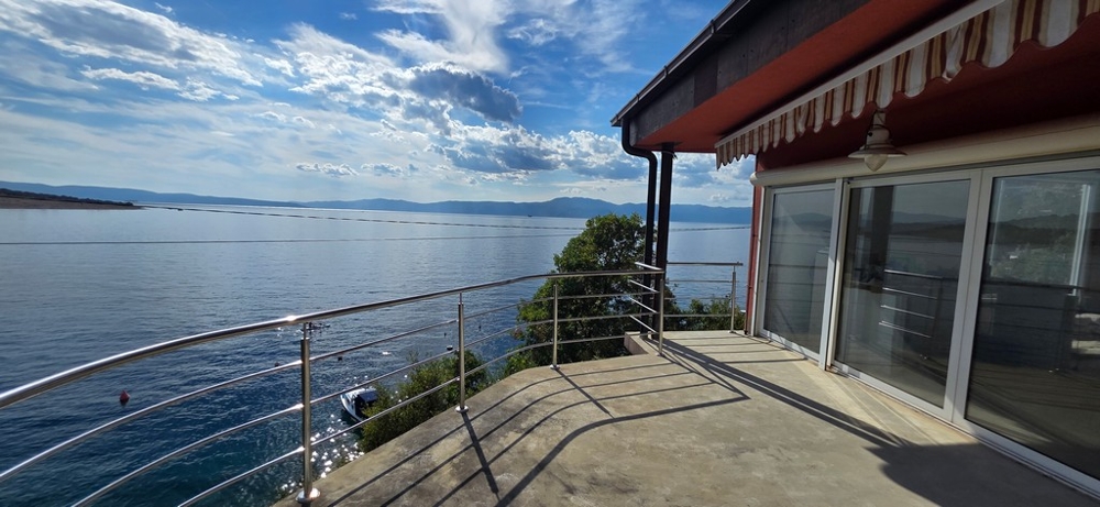 Terasa s panoramatickým výhľadom na Kvarnerský záliv