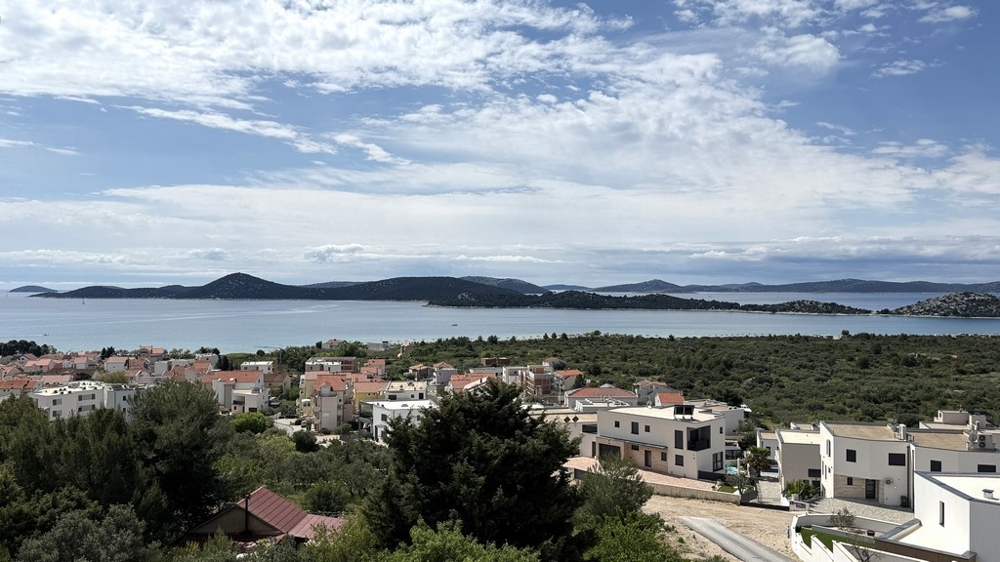 Panoramatický výhľad na more a ostrovy pri Vodiciach
