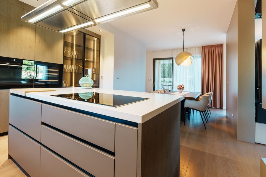 Kuchynský ostrovček s kvalitným vybavením - H4083