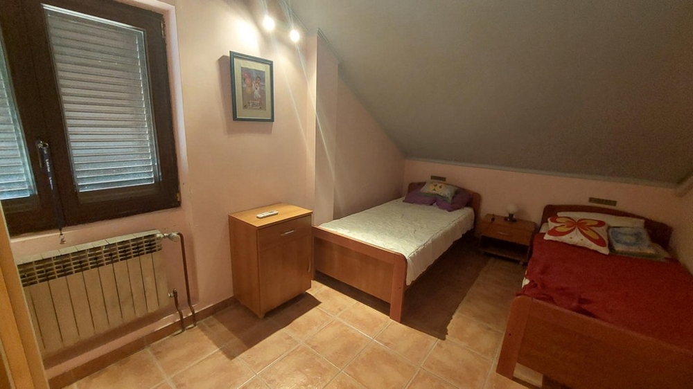 Podkrovná izba s dvoma samostatnými lôžkami, Dom Novalja, H4086