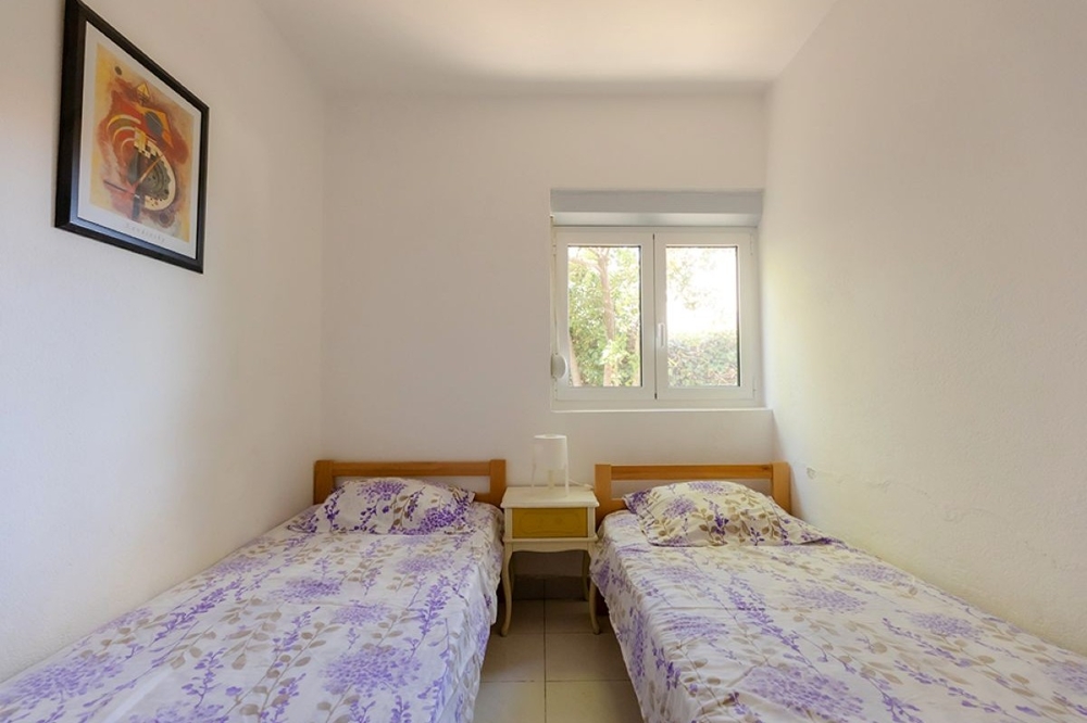 Spálňa s dvomi samostatnými lôžkami na prízemí