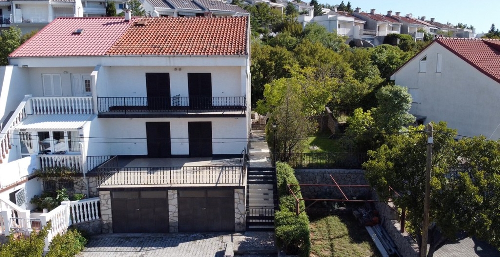 Dvojdom s dvomi garážami v Klenovici, H4091