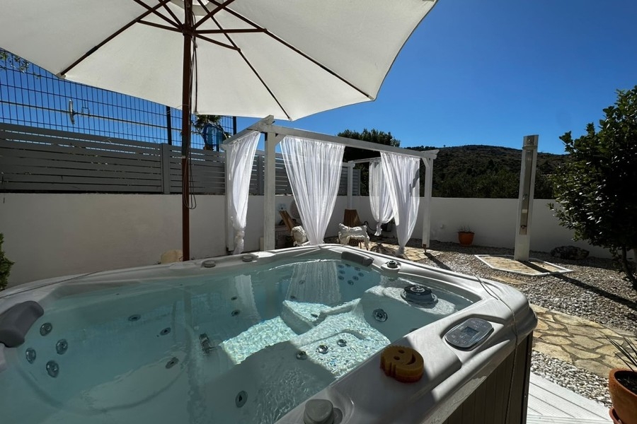 Jacuzzi so slnečníkom