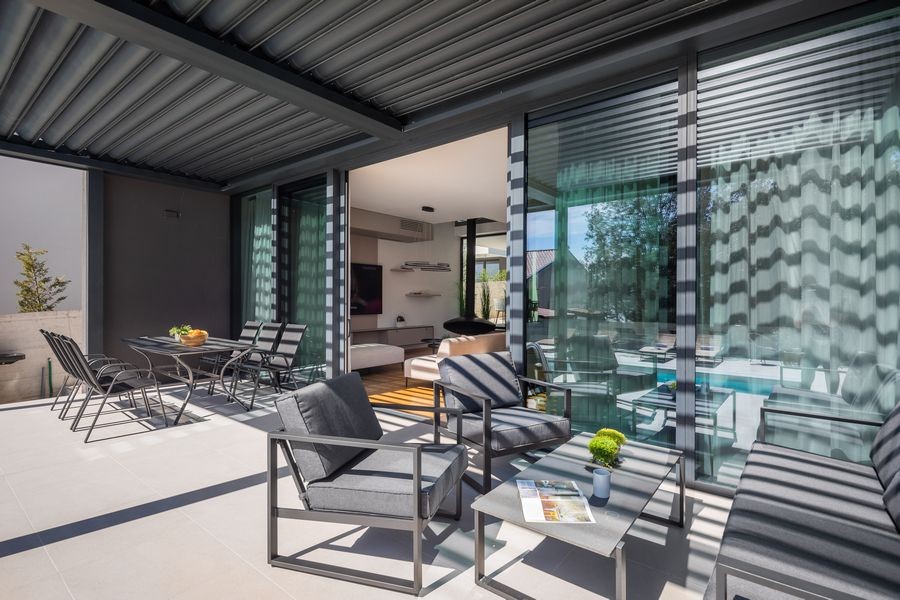 Terasa pod pergolou s lounge