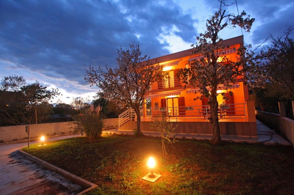 Výhľad z jedného zo siedmich bytov.