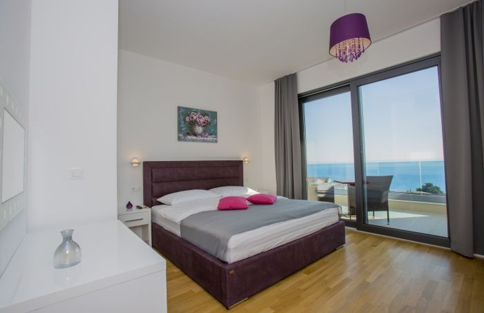 Moderné vily na predaj v Makarskej, Dalmácia.