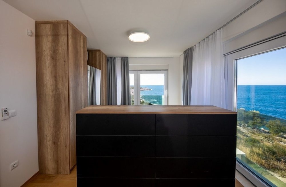 Vily v Chorvátsku s výhľadom na more - Panorama Skauting.